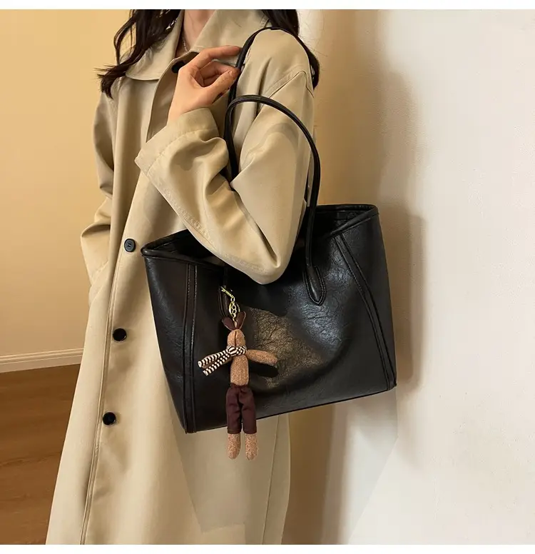 Women's Black Leather Shoulder Bag with Keychain — feature 30