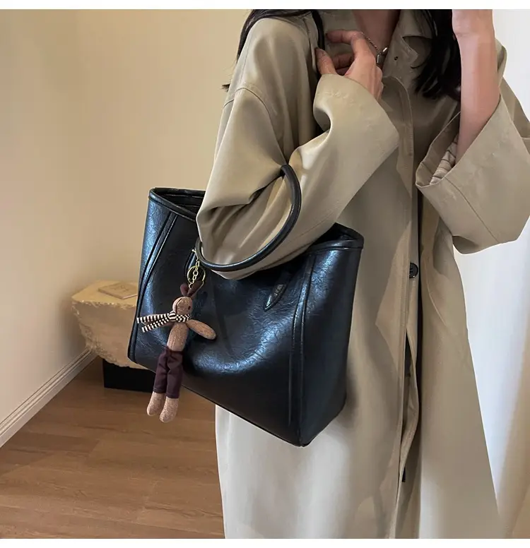 Women's Black Leather Shoulder Bag with Keychain — feature 31