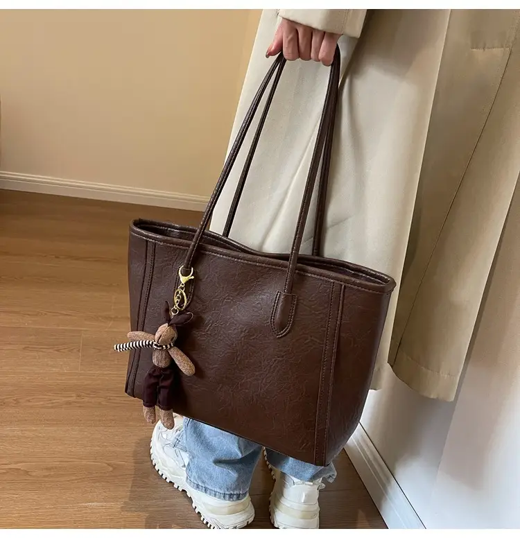 Women's Black Leather Shoulder Bag with Keychain — feature 32