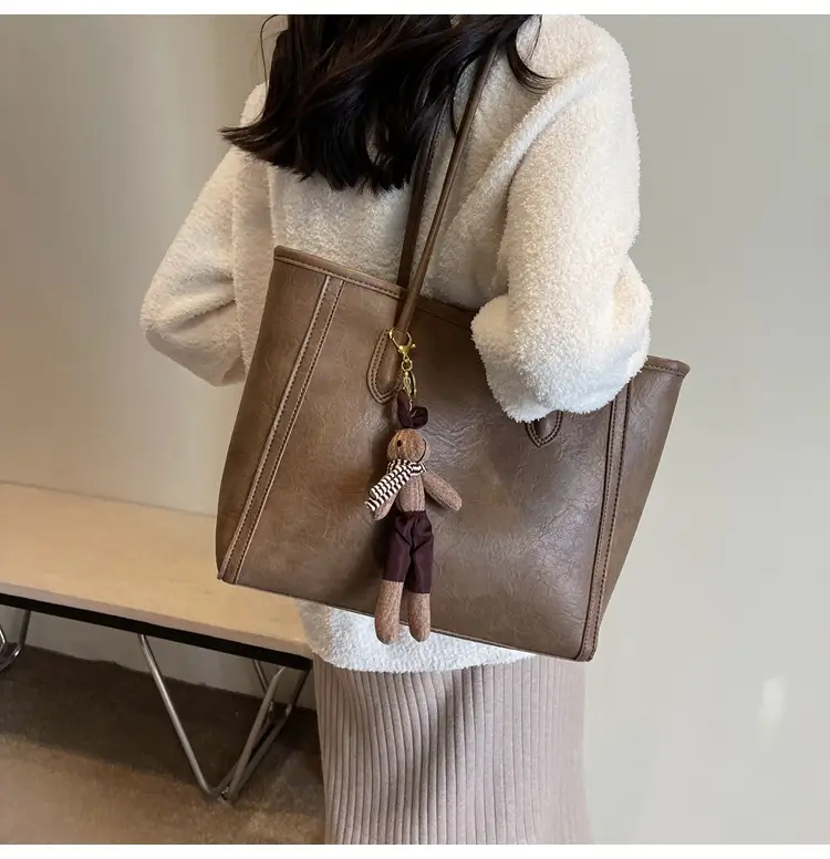 Women's Black Leather Shoulder Bag with Keychain — feature 36