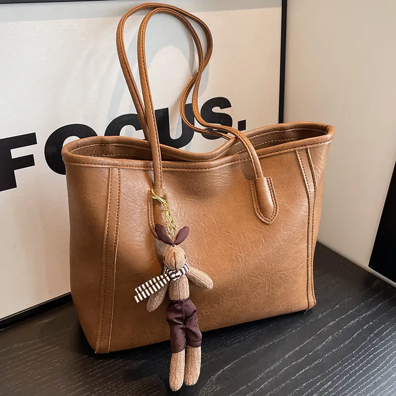 Women's Black Leather Shoulder Bag with Keychain - Image 4