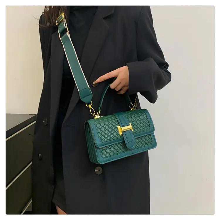 Brown Woven Crossbody Bag with Gold Clasp — feature 19