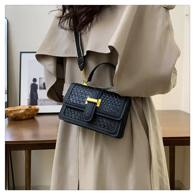 Brown Woven Crossbody Bag with Gold Clasp — feature 20