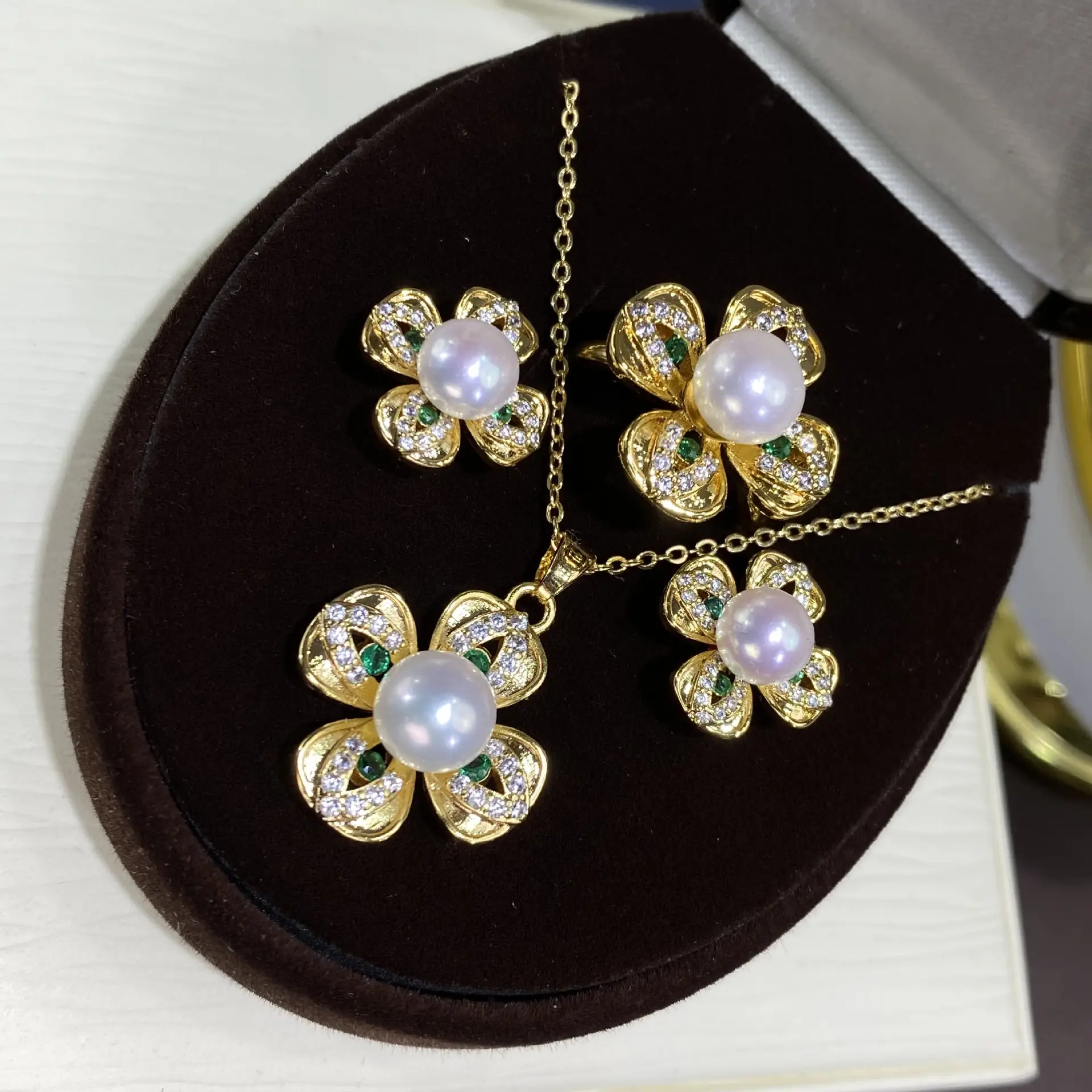 2025 Green Four-Leaf Clover Pearl Earrings Set S925 — feature 3