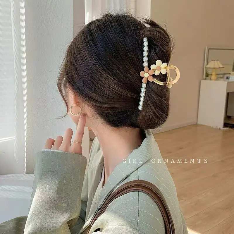 Korean Dongdaemun Butterfly Hairpin Women Large Back Head Flower Shark Clip — feature 1