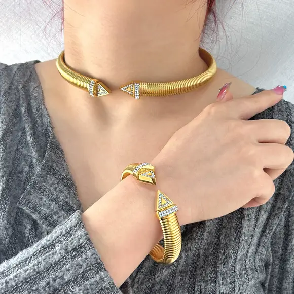Gold Pearl Necklace Set for Women 2023 New Clavicle Chain — feature 11