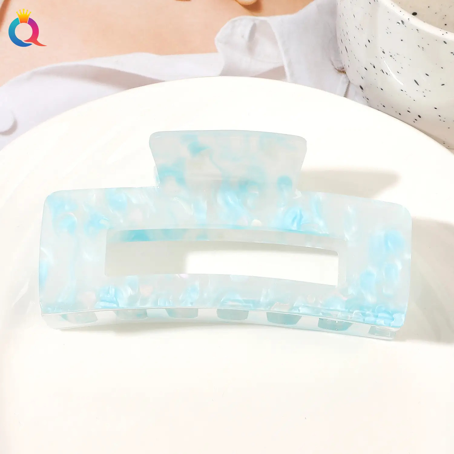 Qiyue Acrylic Shark Clip Hair Grabber High End - Image 3