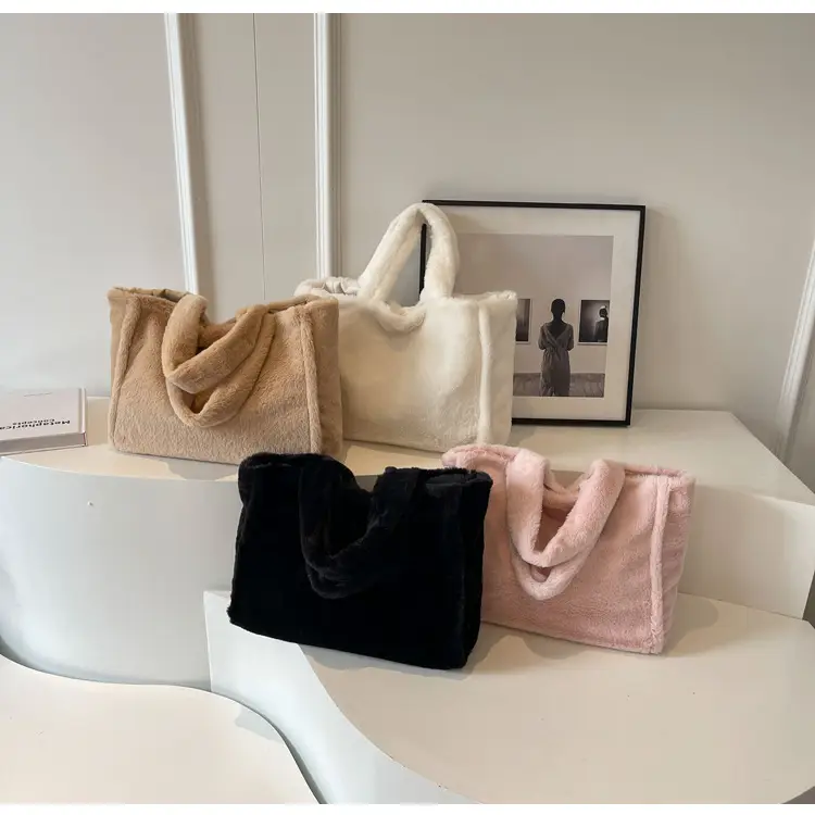 Women's White Plush Shoulder Bag 2023 Winter — feature 12