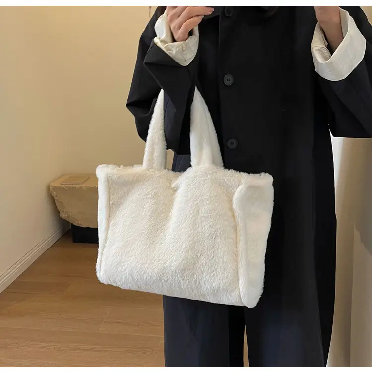 Women's White Plush Shoulder Bag 2023 Winter — feature 14