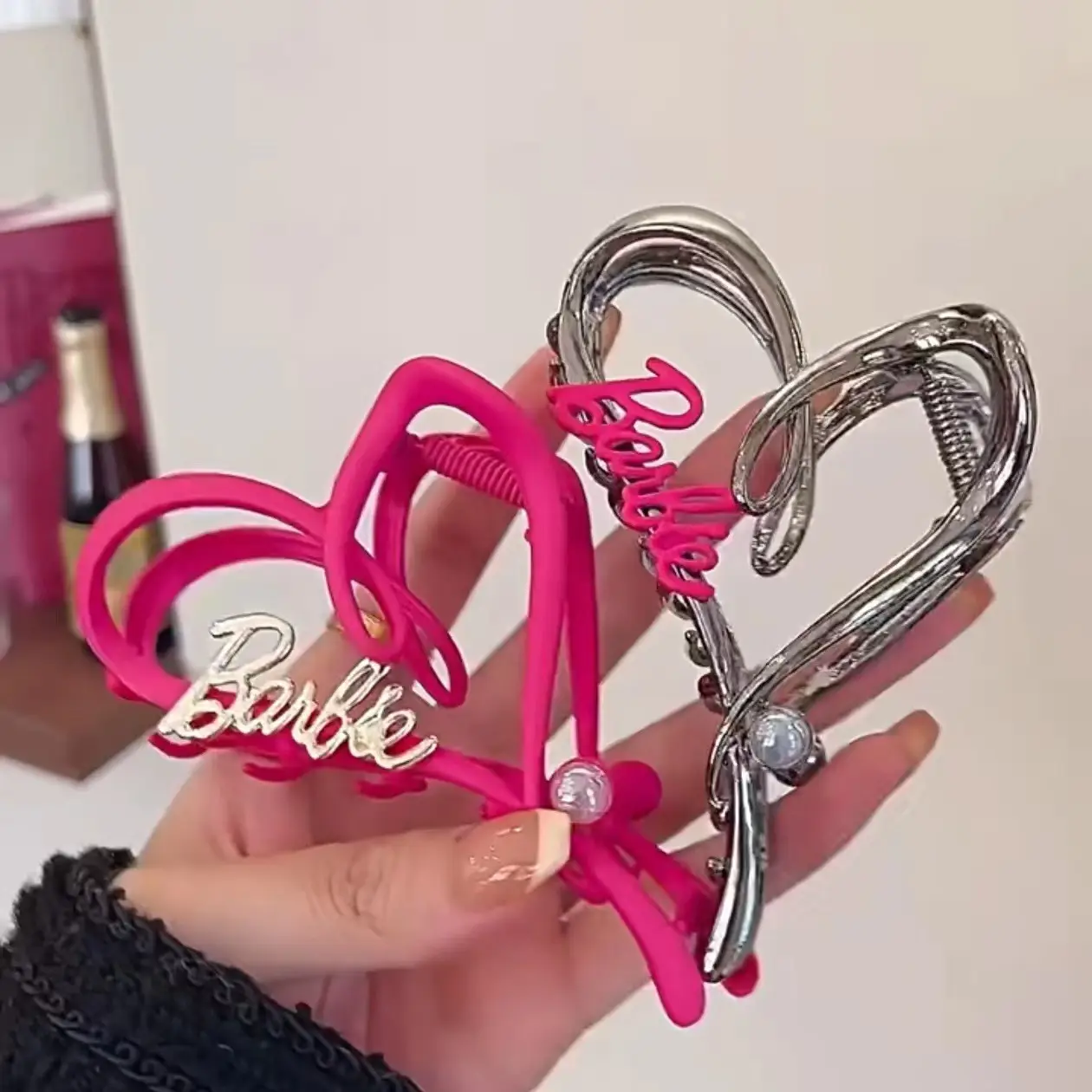 Barbie Pink Hair Clip Large Hollow Shark Design — feature 2