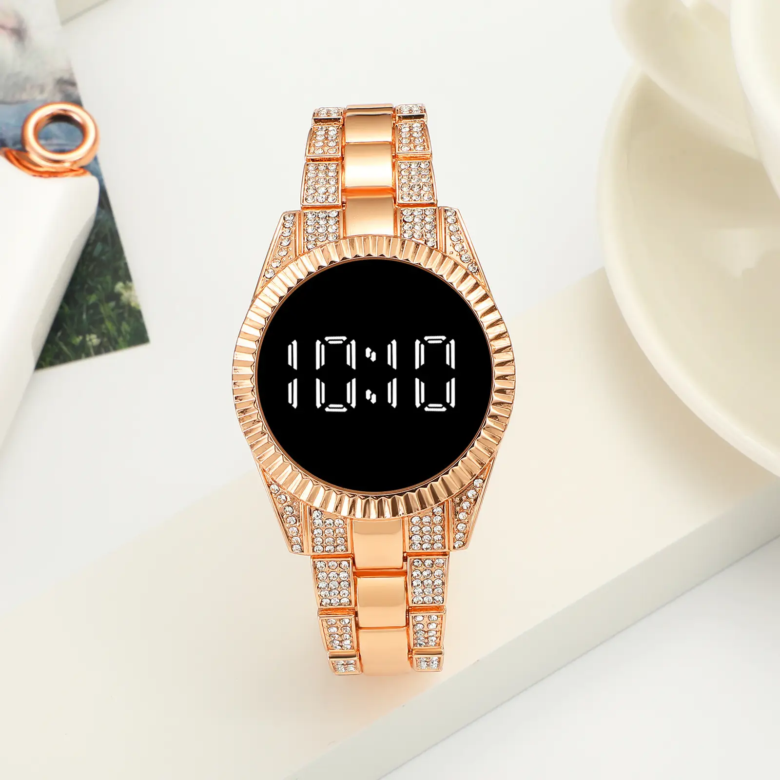 Gold Diamond Strap Women's Digital Watch 10:17 — feature 5