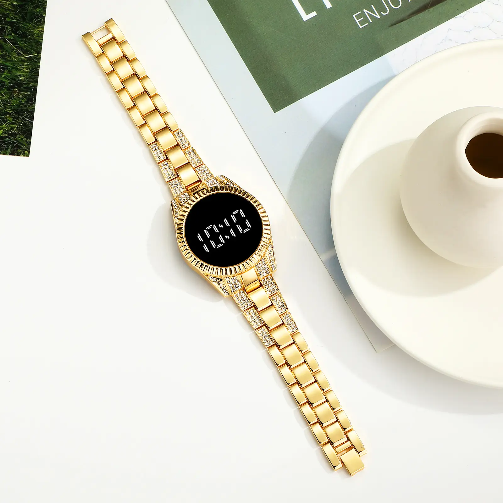 Gold Diamond Strap Women's Digital Watch 10:17 — feature 6