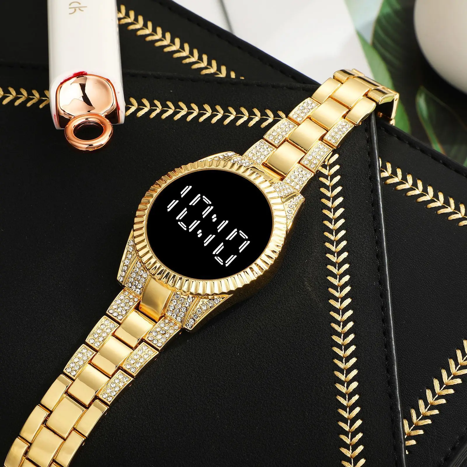 Gold Diamond Strap Women's Digital Watch 10:17 — feature 7
