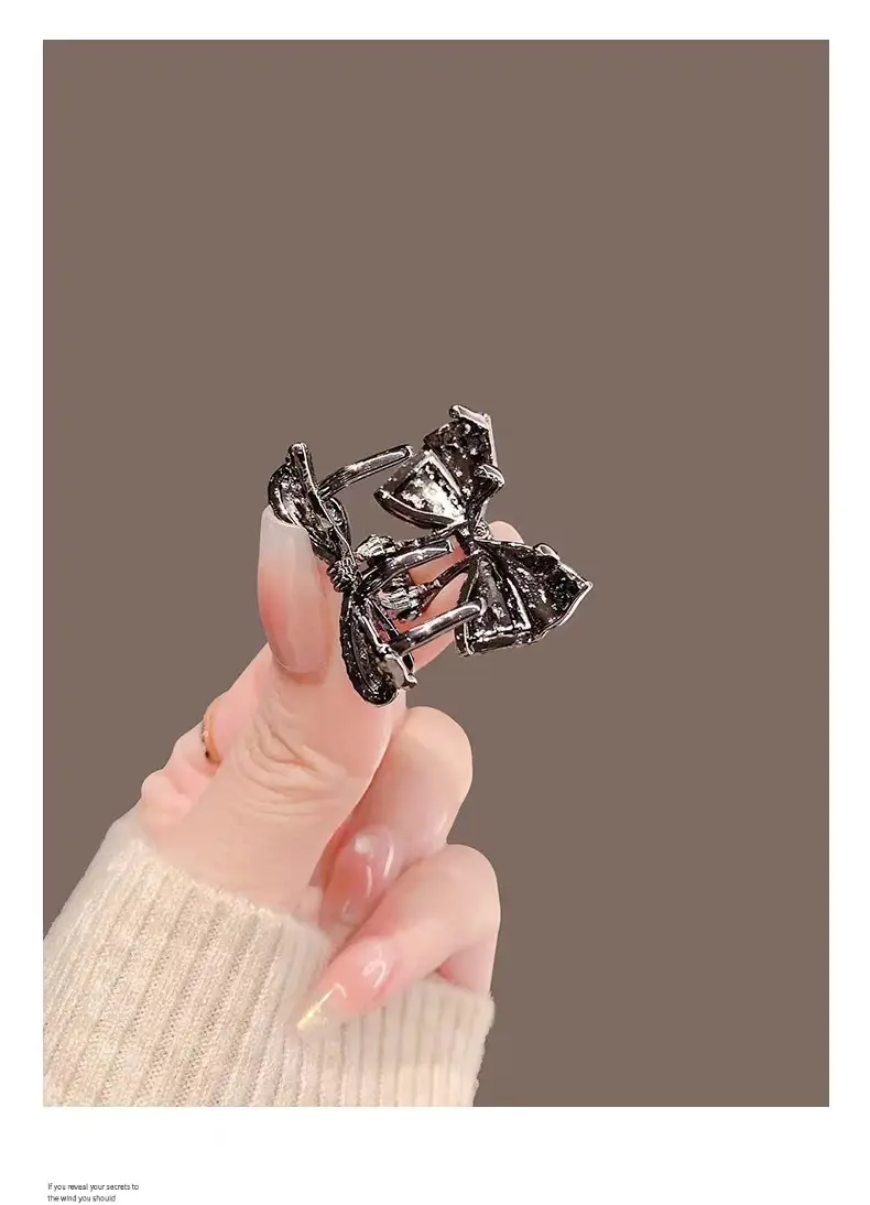 Black Rhinestone Shark Clip Bow Hairpin — feature 7