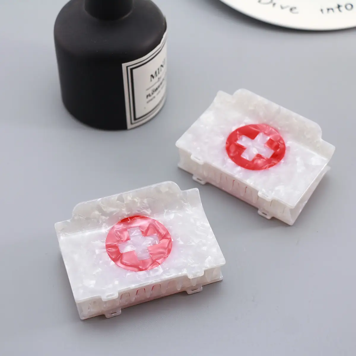 Nurse Series Medicine Box Grab Clip Acetate Hair Catch Clip — feature 7