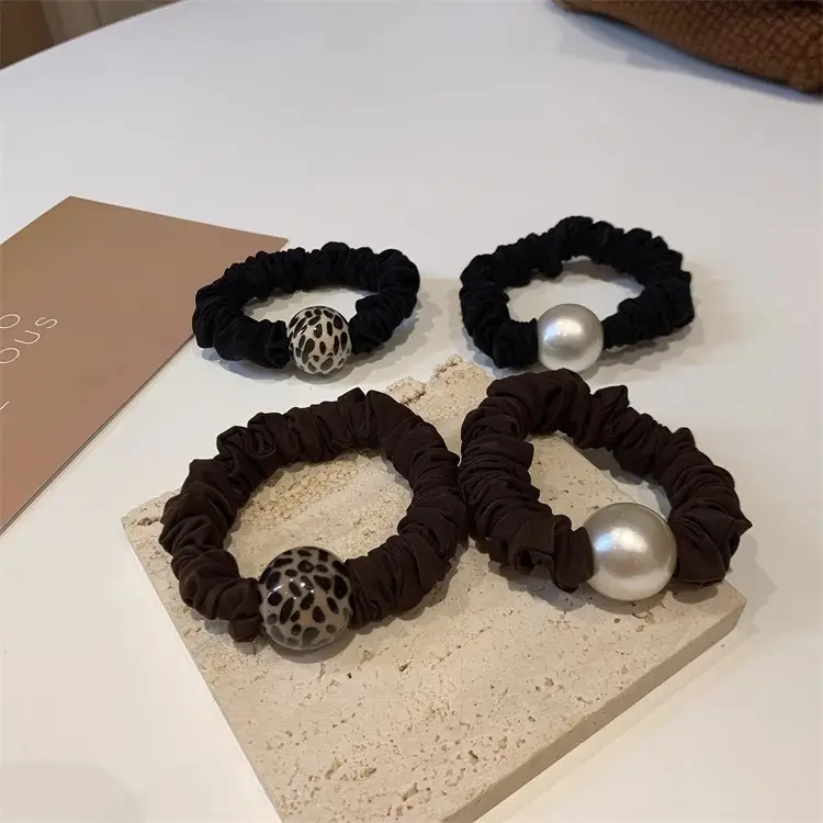 Brown Pearl Hair Band with Elastic Wrap — feature 4