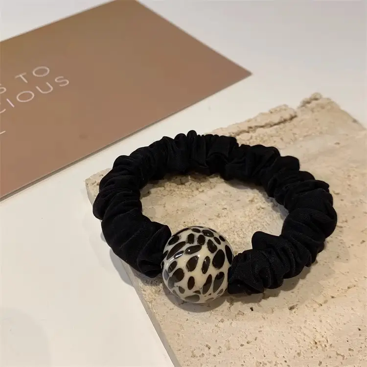 Brown Pearl Hair Band with Elastic Wrap — feature 8