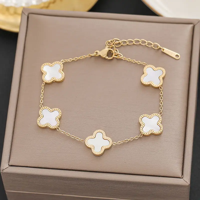 Gold Star Pendant Bracelet for Women - Image 15
