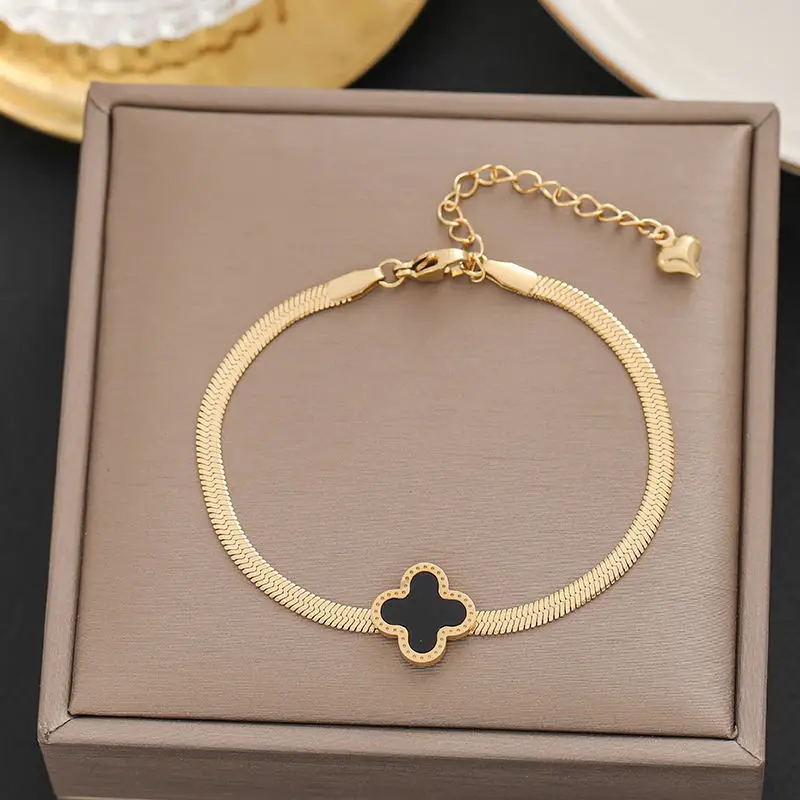 Gold Star Pendant Bracelet for Women - Image 19