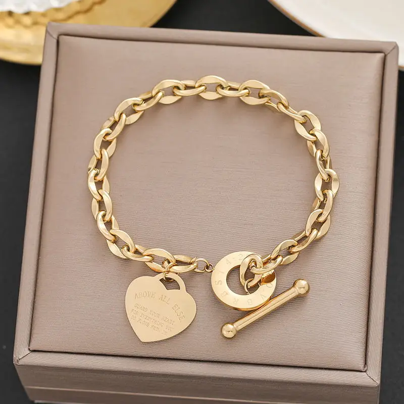 Gold Star Pendant Bracelet for Women - Image 21