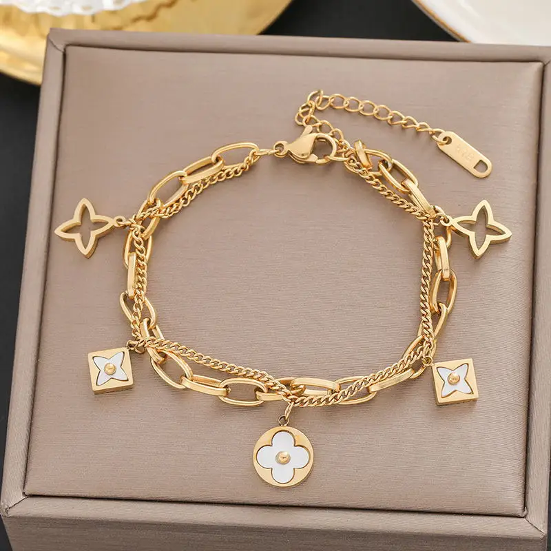 Gold Star Pendant Bracelet for Women - Image 30