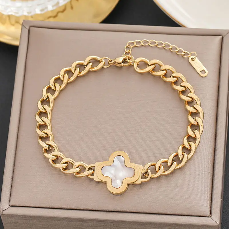 Gold Star Pendant Bracelet for Women - Image 31