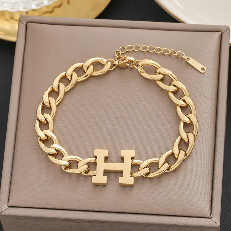 Gold Star Pendant Bracelet for Women - Image 33
