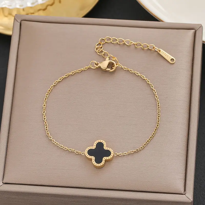 Gold Star Pendant Bracelet for Women - Image 35