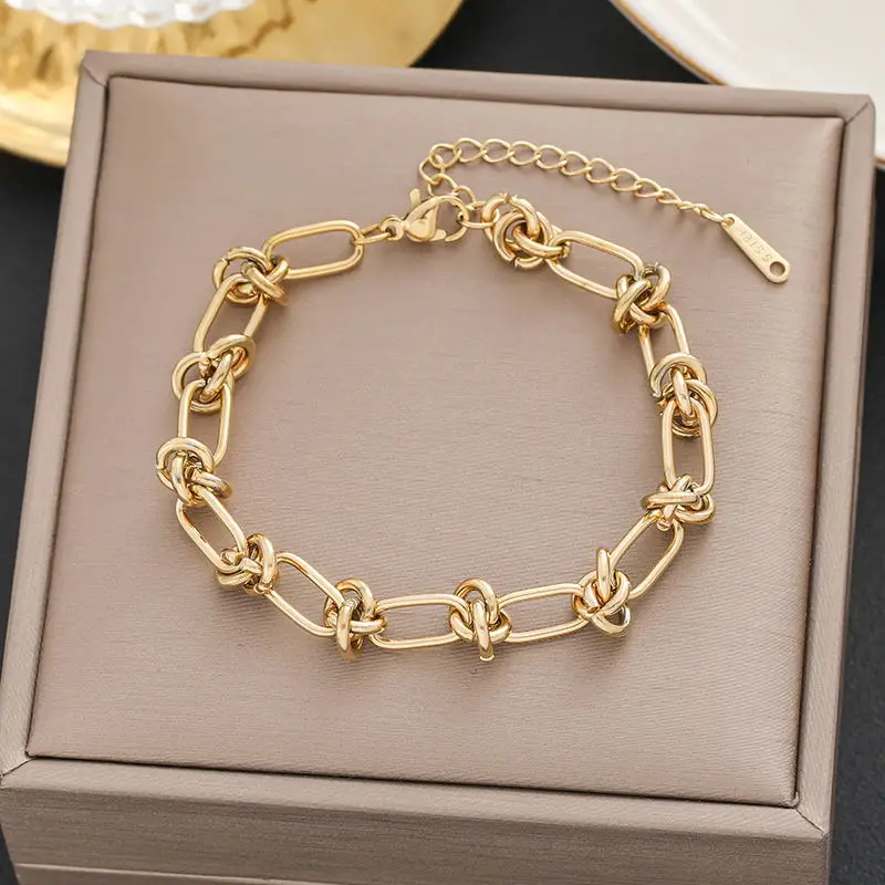 Gold Star Pendant Bracelet for Women - Image 46