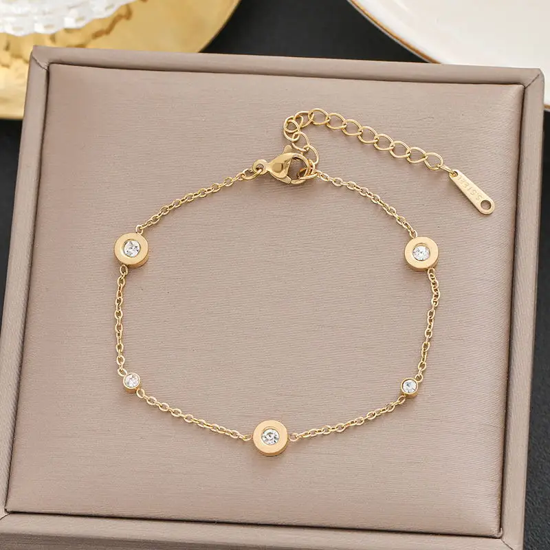 Gold Star Pendant Bracelet for Women - Image 5
