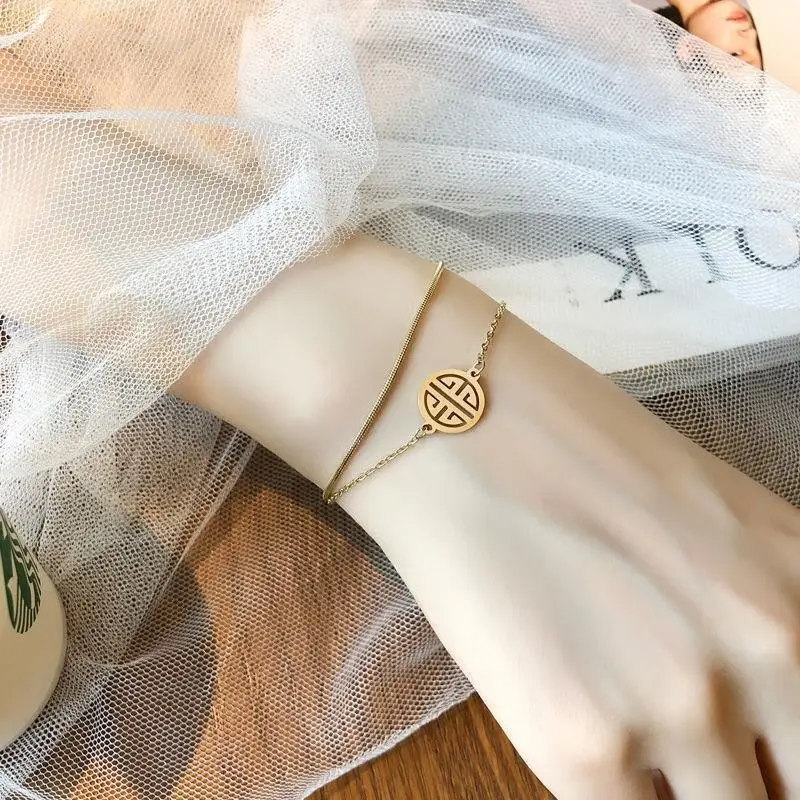 Gold Star Pendant Bracelet for Women - Image 61
