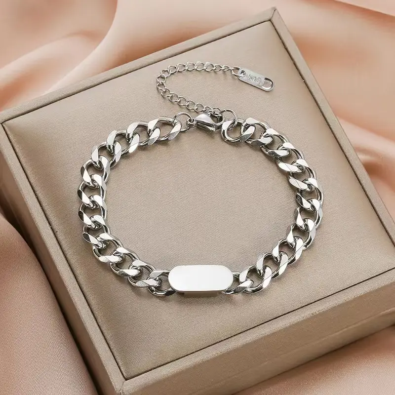 Gold Star Pendant Bracelet for Women - Image 63