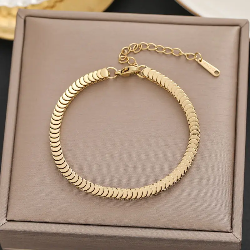 Gold Star Pendant Bracelet for Women - Image 9