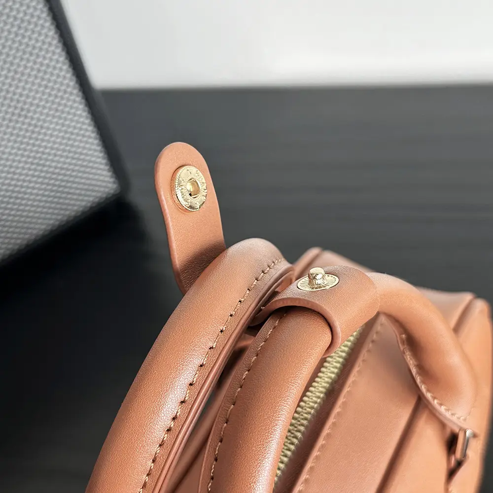 Women Retro Square Shoulder Messenger Bag Tan 2023 — feature 5