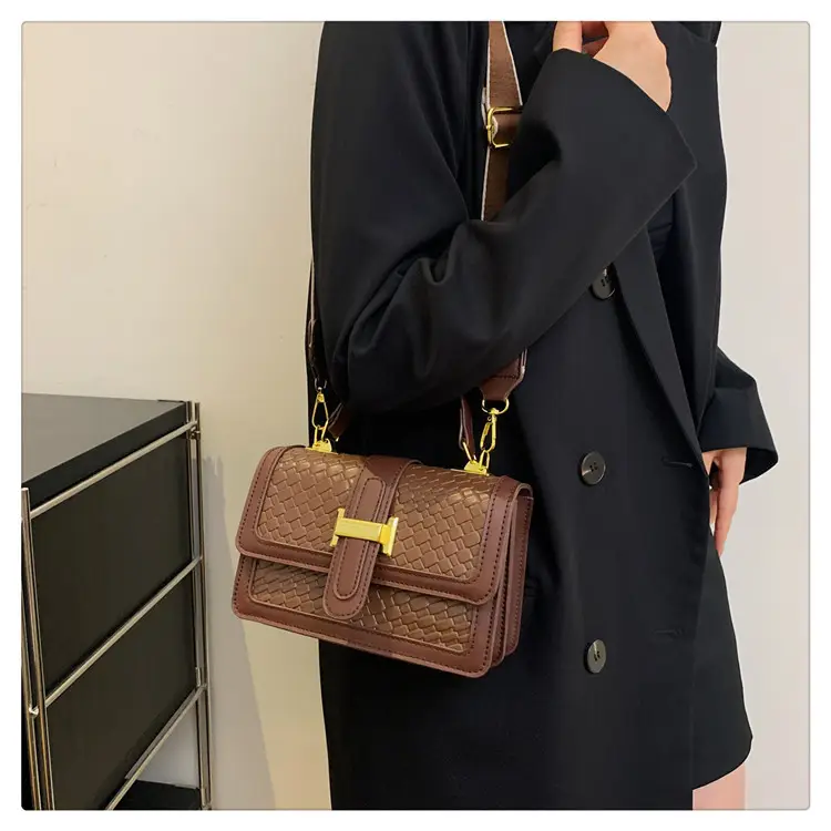 Black Quilted Shoulder Bag for Women 2026 Spring — feature 13