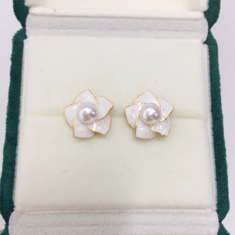 Pearl Flower Earrings for Women 18K Gold — feature 5