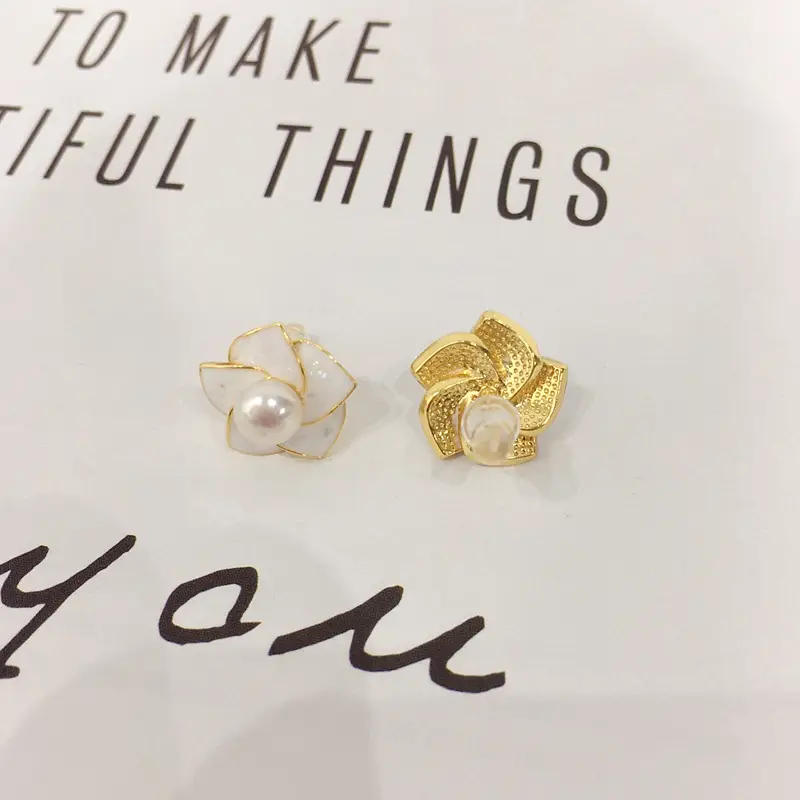 Pearl Flower Earrings for Women 18K Gold — feature 7