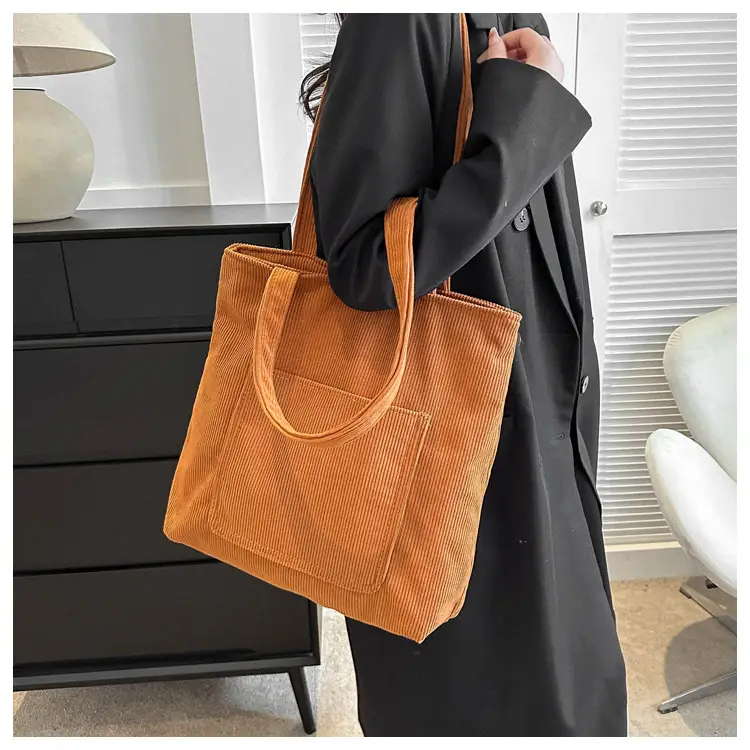Large Capacity Western Style Tote Bag 2023 — feature 14