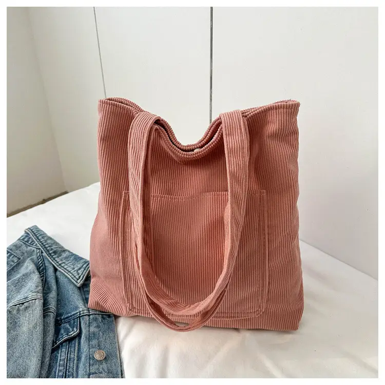 Large Capacity Western Style Tote Bag 2023 — feature 23