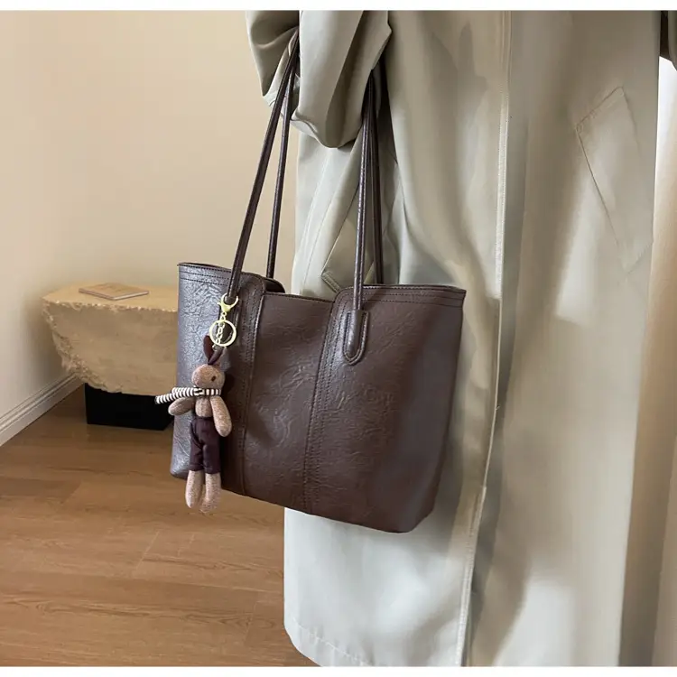 Black Textured Shoulder Bag for Women Autumn Winter 2026 — feature 29