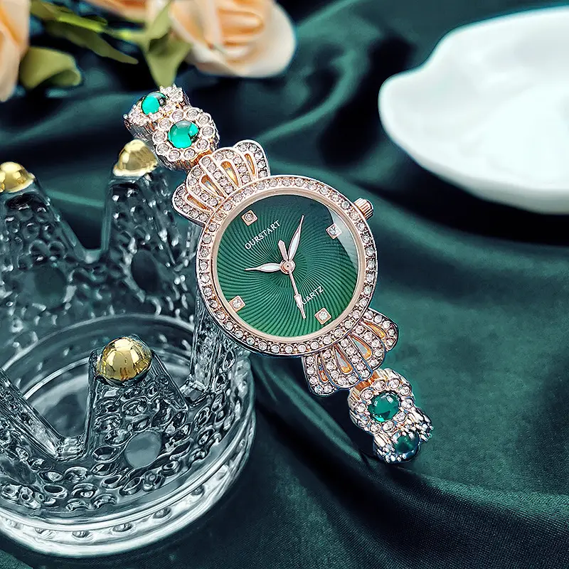 Green Diamond Crown Women's Quartz Watch - Image 3