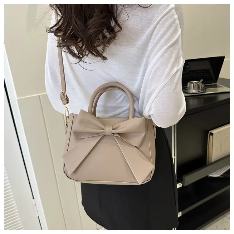 Women's Pink Bow Shoulder Bag 2023 — feature 11