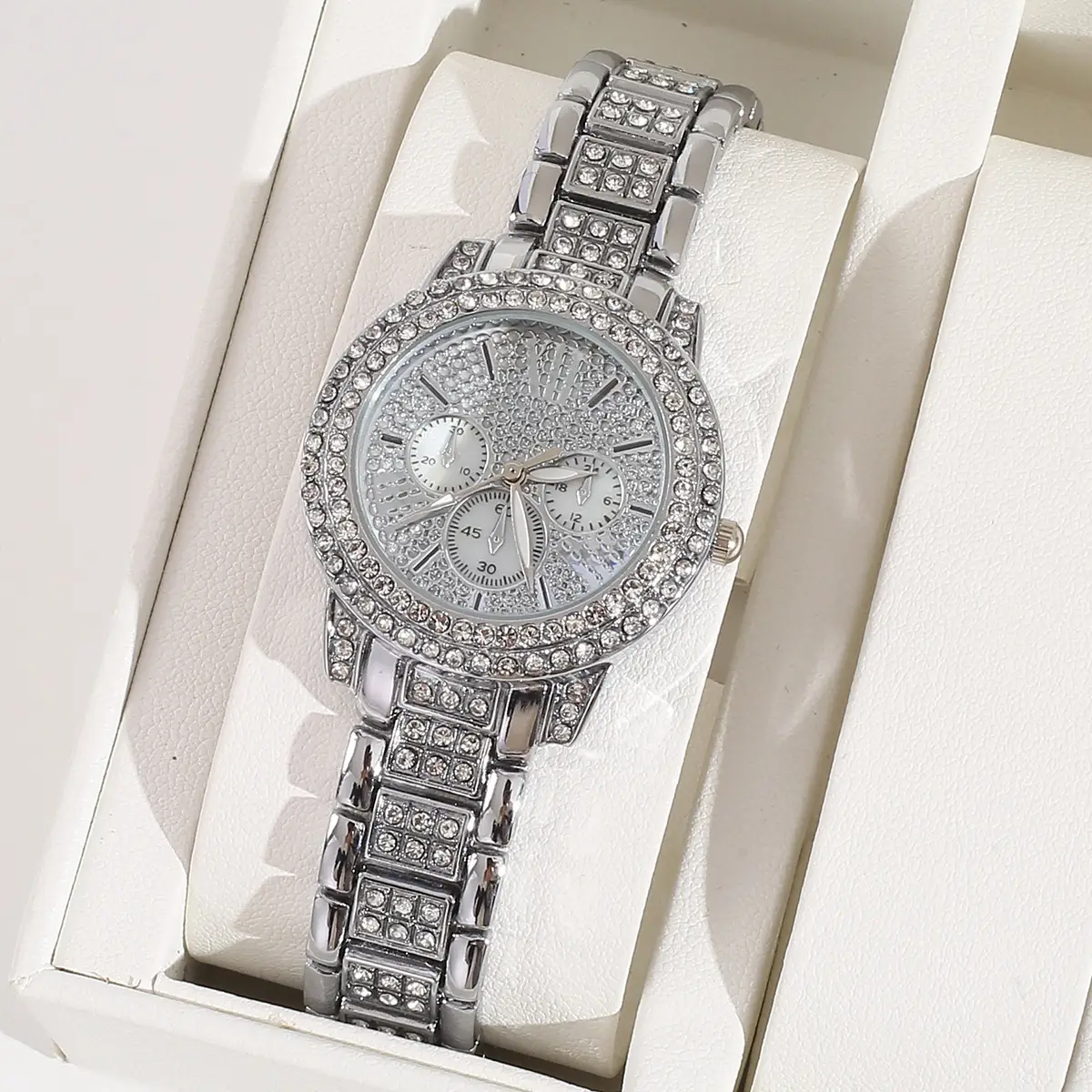 Gold Starry Diamond Women's Quartz Watch - Image 4
