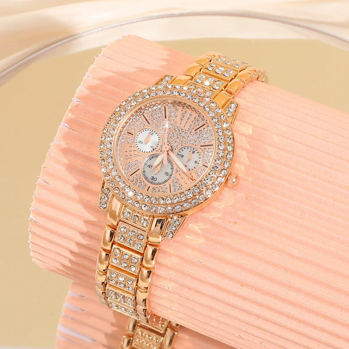 Gold Starry Diamond Women's Quartz Watch — feature 3