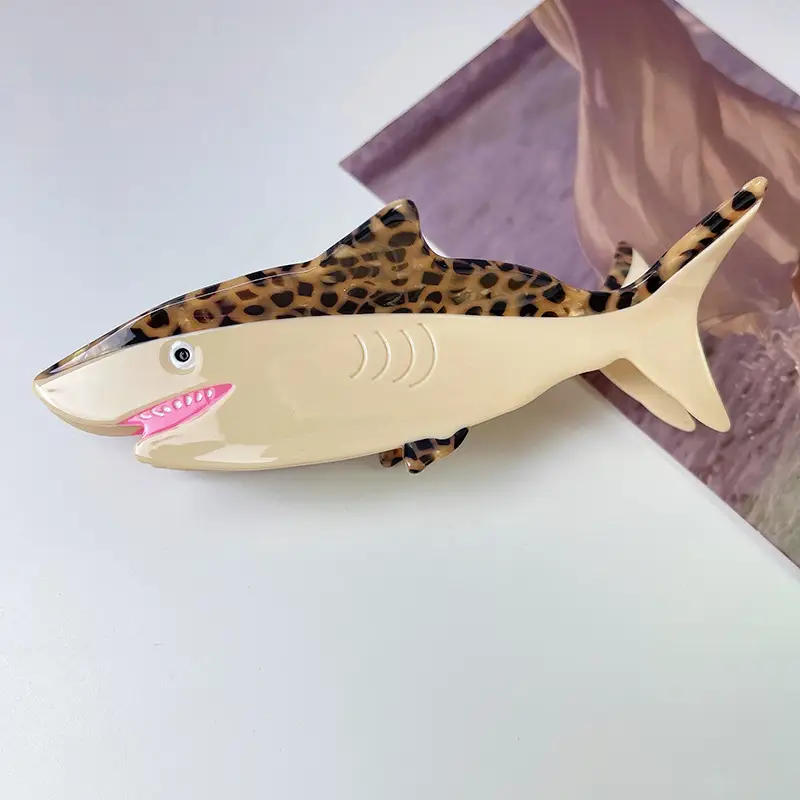 17#Tortoiseshell shark (about 12.5cm*4.5cm 31g)