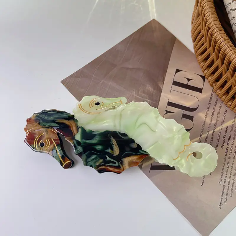 32#Textured green seahorse (about 12.5cm*4.8cm 32g)