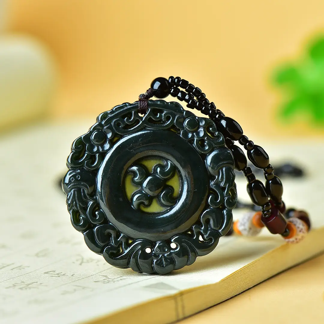 Hetian Jade Pendant "Time to Run" Black — feature 7