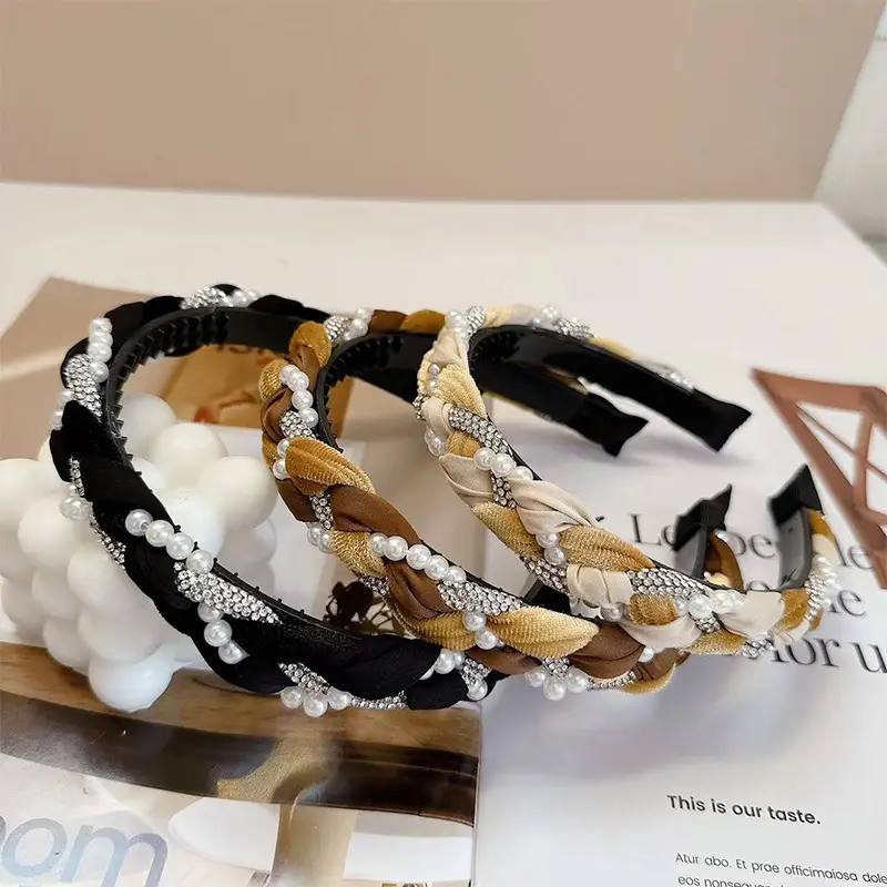 2024 Winter Celebrity Headband with Pearl & Gold Embellishment - Image 4