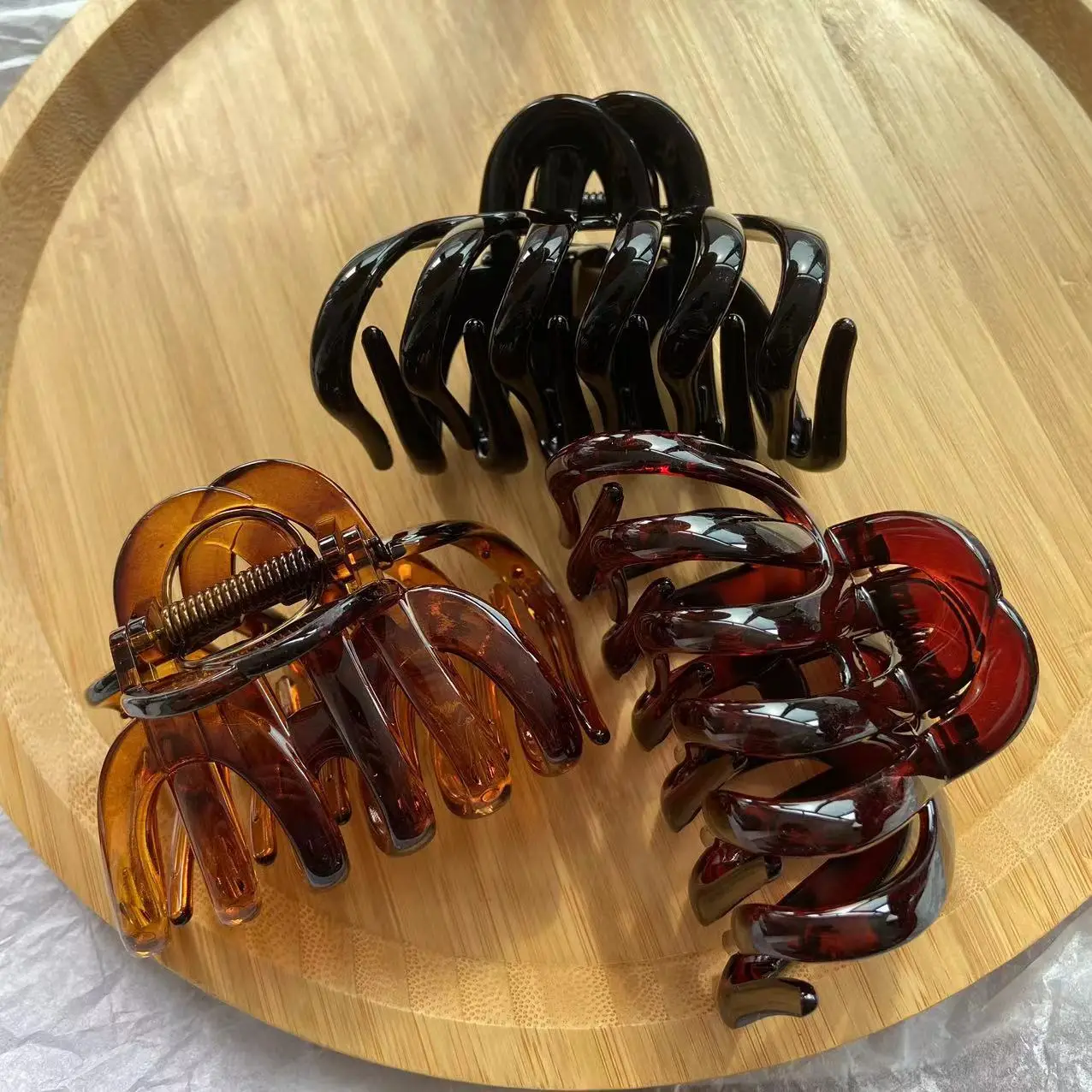 High-End Thickened Shark Hair Clips for Women - Image 4