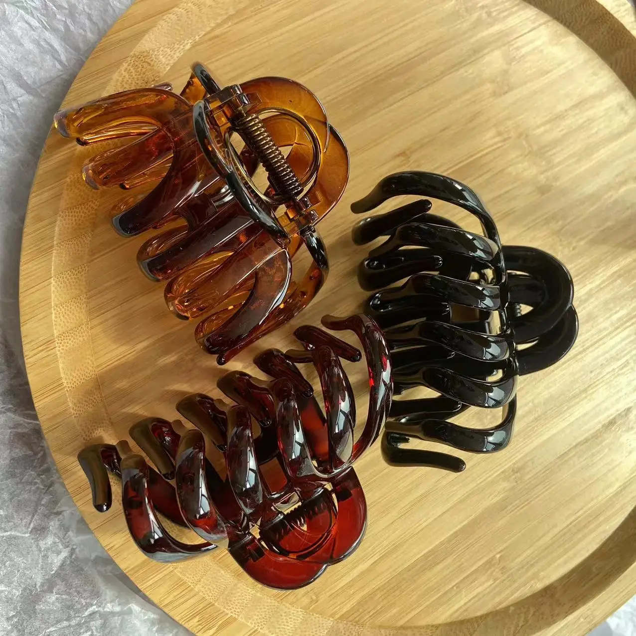 High-End Thickened Shark Hair Clips for Women — feature 1